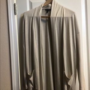 Banana Republic 3/4 cardigan with pockets, beige